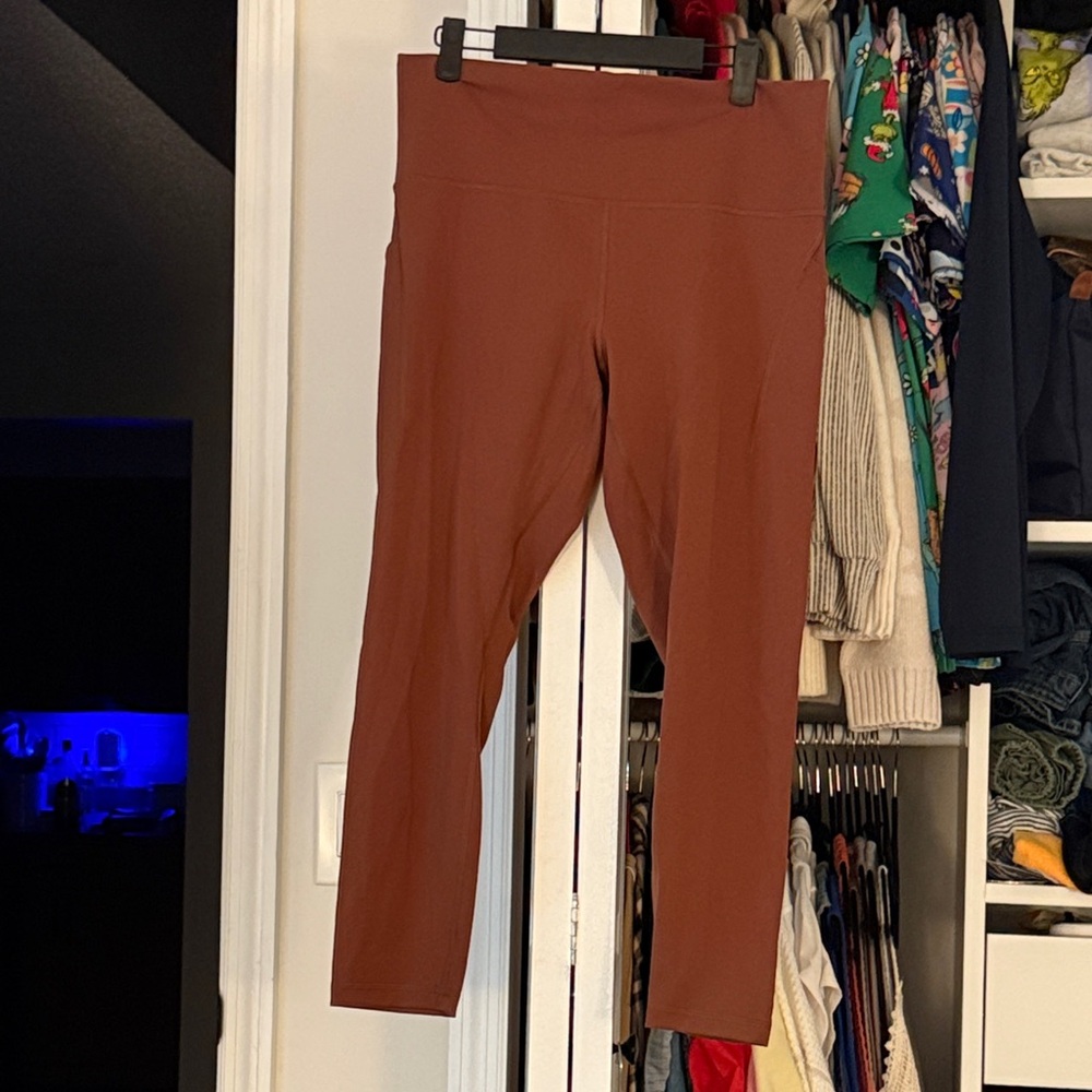 Lululemon Wunder Train High Rise Tight - 25” pockets